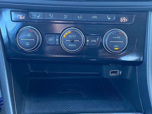 Used 2020 Volkswagen Jetta SEL image 48