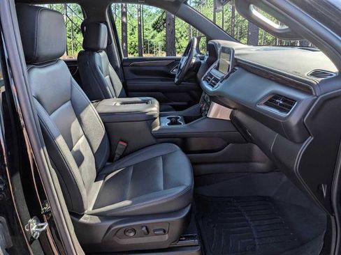 Used 2024 Chevrolet Tahoe Z71 w/ Luxury Package AWD/4WD image 17
