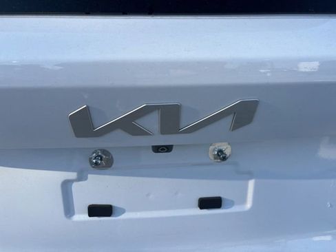 Used 2024 Kia Sorento S FWD image 15