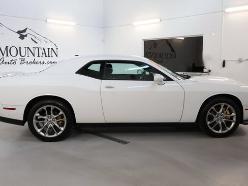 Used 2022 Dodge Challenger GT AWD/4WD image 8