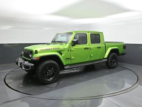 New 2026 Jeep Gladiator Sport AWD/4WD image 30