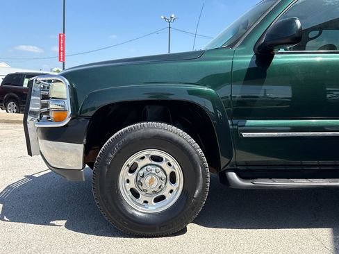 Used 2003 Chevrolet Suburban 2500 LT w/ LT Preferred Equipment Group image 5