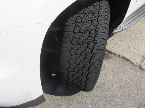 Used 2016 Chevrolet Tahoe LTZ AWD/4WD image 32