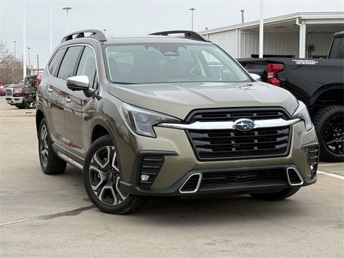 Used 2023 Subaru Ascent Touring image 2