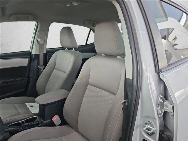 Used 2015 Toyota Corolla LE FWD image 14
