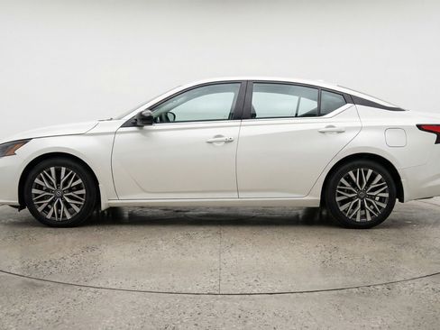Used 2025 Nissan Altima 2.5 SV FWD image 5