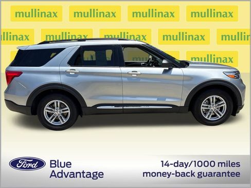 Used 2023 Ford Explorer XLT w/ Equipment Group 202A RWD image 2