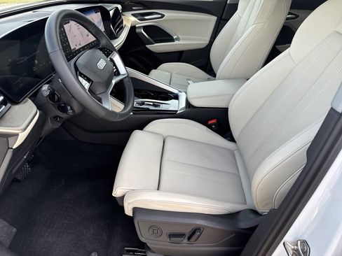 Certified 2025 Audi Q5 Premium w/ Premium Plus AWD/4WD image 5