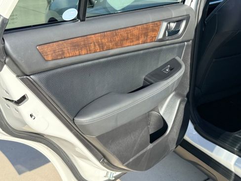 Used 2016 Subaru Outback 2.5i Limited image 18