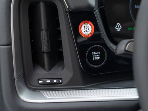 New 2026 Porsche Cayenne S image 29