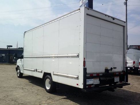 Used 2021 GMC Savana 3500 Extended w/ Power Convenience Package RWD image 6