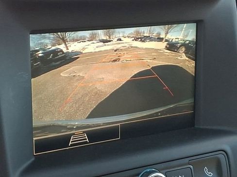 Used 2024 GMC Terrain SLE image 22