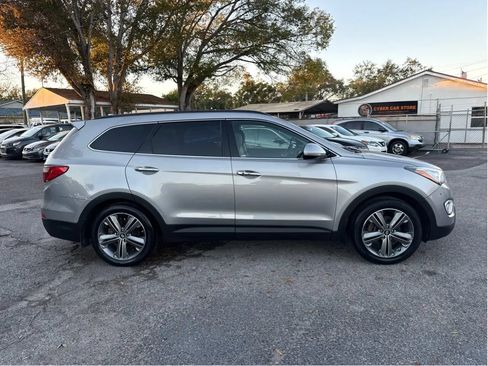 Used 2016 Hyundai Santa Fe SE w/ Option Group 03 FWD image 4