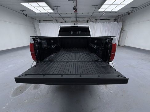Used 2024 Toyota Tacoma TRD Off-Road image 12