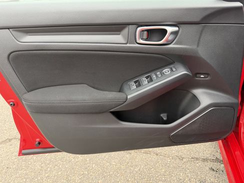 Used 2023 Honda Civic Sport image 11