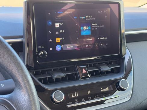 Used 2025 Toyota Corolla LE image 22