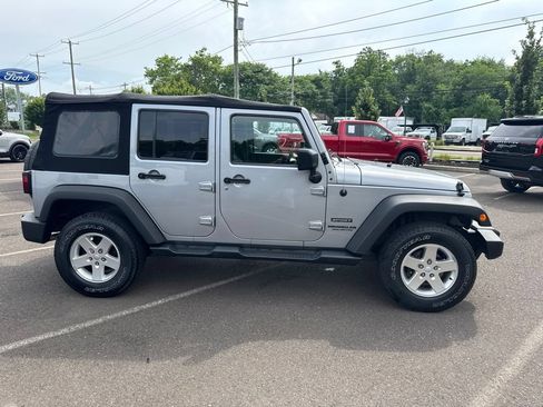 Used 2015 Jeep Wrangler Unlimited Sport w/ Quick Order Package 23S AWD/4WD image 4