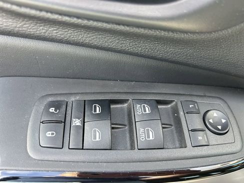 Used 2023 Jeep Cherokee Altitude Lux image 9