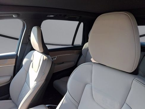Certified 2026 Volvo XC90 B6 Plus AWD/4WD image 27