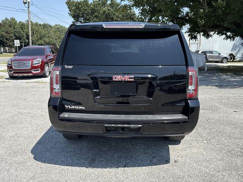 Used 2018 GMC Yukon SLE w/ SLE Value Package image 4