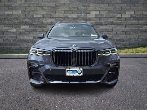 Used 2022 BMW X7 xDrive40i w/ M Sport Package AWD/4WD image 2