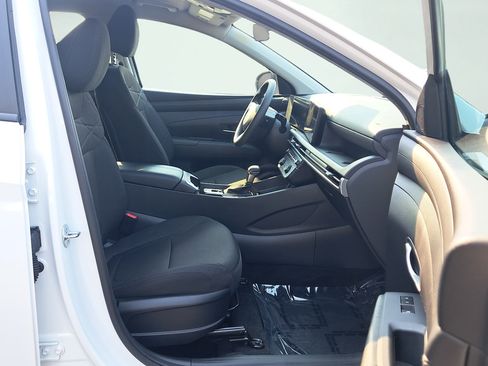 Used 2026 Hyundai Tucson SE AWD/4WD image 16