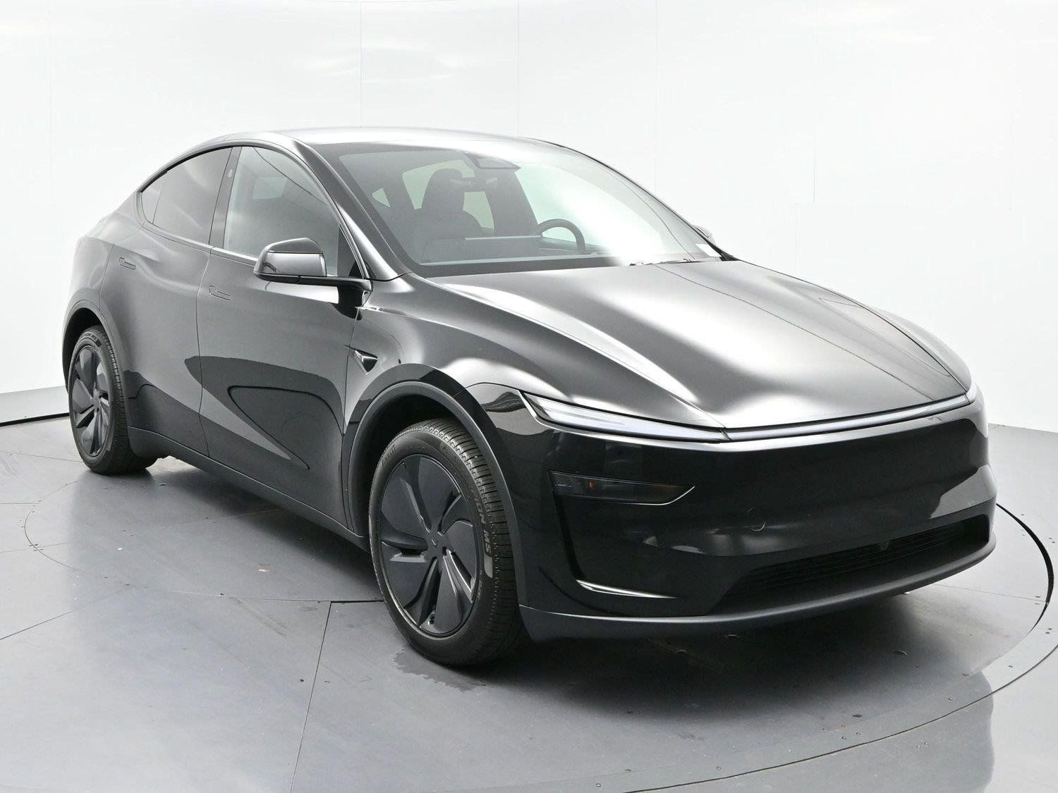 Used 2026 Tesla Model Y 2WD image 2