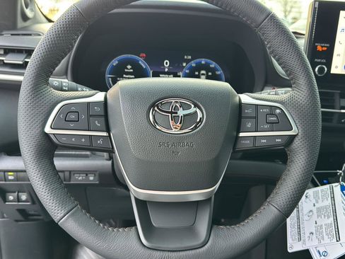 New 2026 Toyota Sienna Platinum image 15