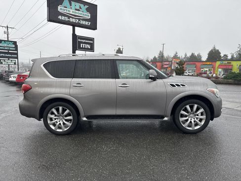 Used 2011 INFINITI QX56 4WD w/ Deluxe Touring Pkg image 10