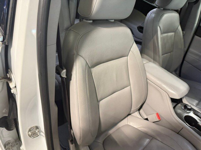 Used 2017 GMC Acadia SLT AWD/4WD image 11