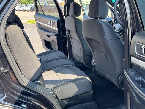 Used 2017 Ford Explorer XLT AWD/4WD image 18