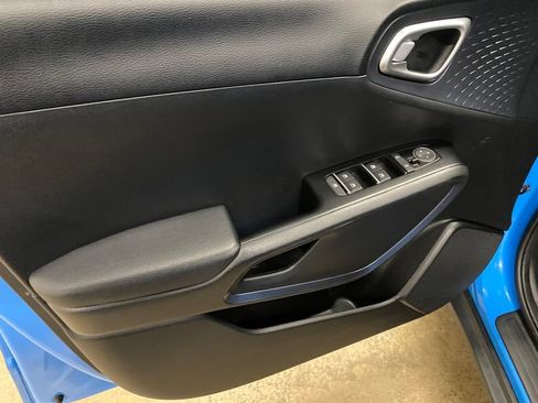 Used 2025 Kia Soul EX FWD image 9