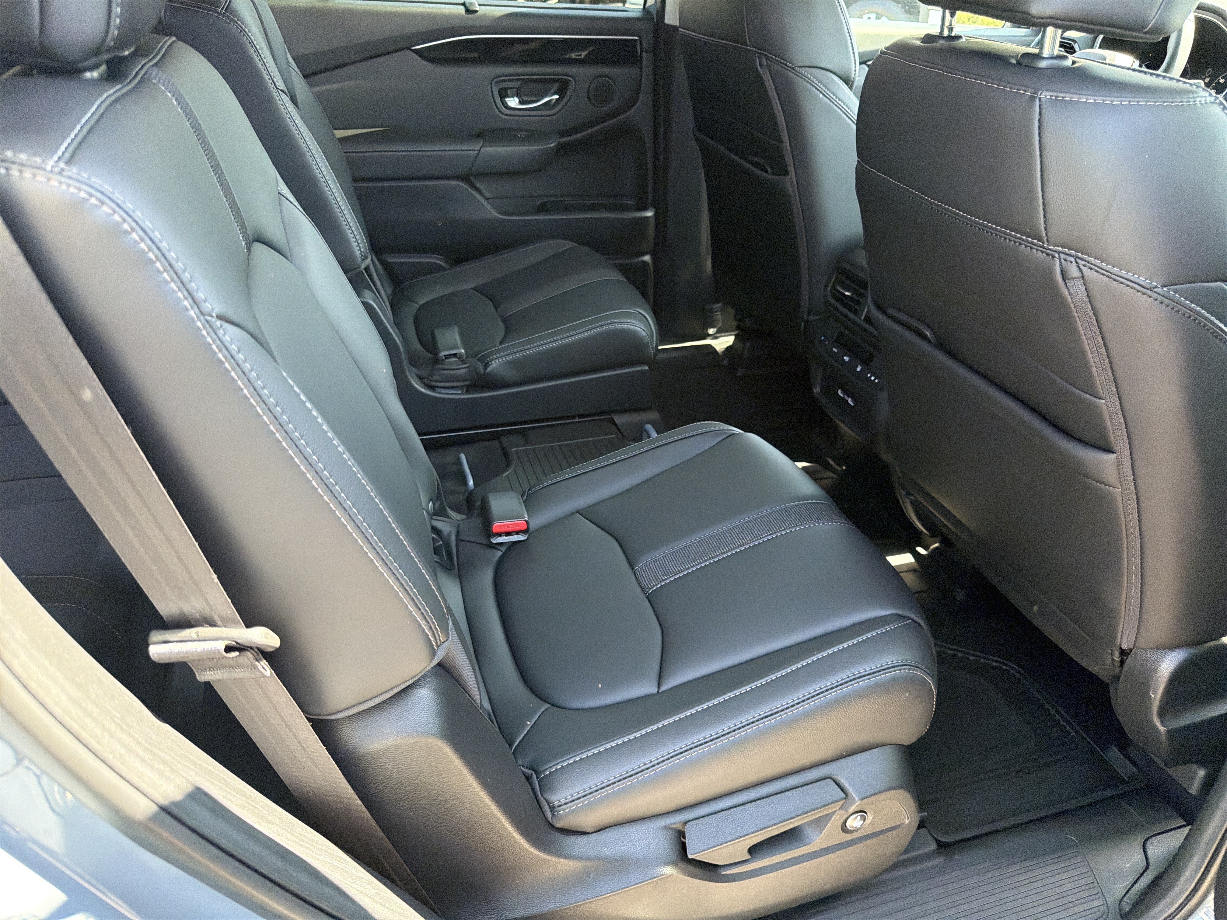 Used 2023 Honda Pilot Touring image 16