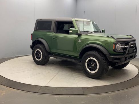 Used 2022 Ford Bronco Outer Banks w/ Sasquatch Package AWD/4WD image 7