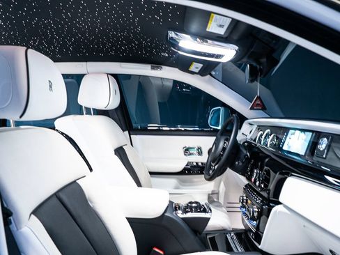 Used 2022 Rolls-Royce Phantom Sedan w/ The Phantom Package RWD image 39