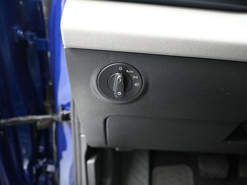 Used 2023 Volkswagen Taos SE image 13