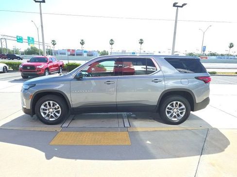Used 2023 Chevrolet Traverse LS FWD image 7