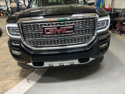 Used 2018 GMC Sierra 1500 Denali image 3