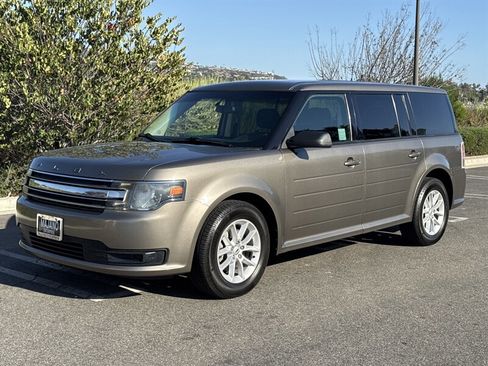 Used 2014 Ford Flex SE image 3