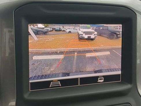 Used 2025 Chevrolet Silverado 2500 Custom w/ Custom Value Package image 20