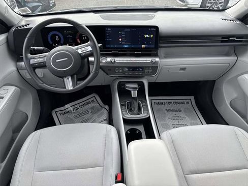 Certified 2025 Hyundai Kona SEL image 12
