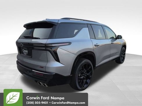 Used 2024 Chevrolet Traverse RS AWD/4WD image 3