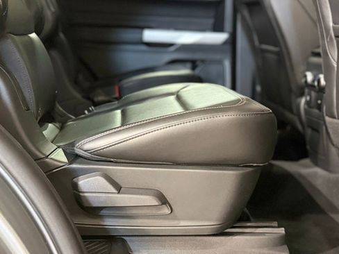 Used 2022 Ford Explorer XLT w/ Equipment Group 202A image 68