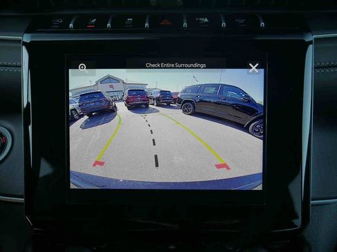 New 2025 Jeep Grand Cherokee Altitude image 34