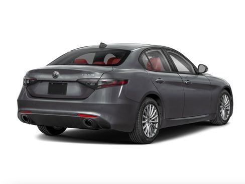 Used 2024 Alfa Romeo Giulia Ti AWD/4WD image 2