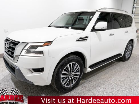 Used 2024 Nissan Armada SL w/ Captain's Chairs Package image 2