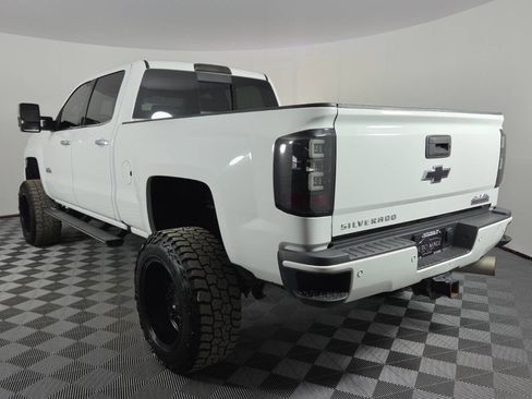 Used 2018 Chevrolet Silverado 2500 High Country AWD/4WD image 6