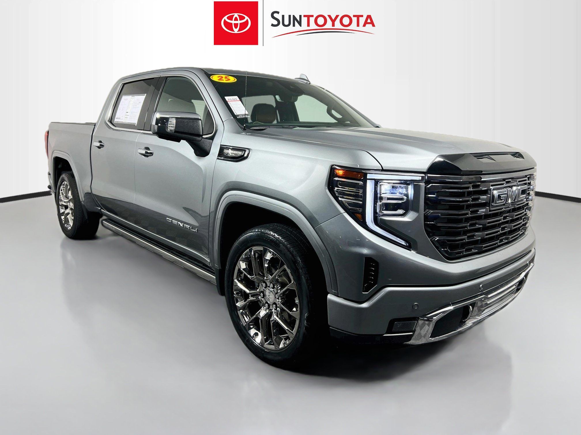 Used 2025 GMC Sierra 1500 Denali Ultimate AWD/4WD image 1