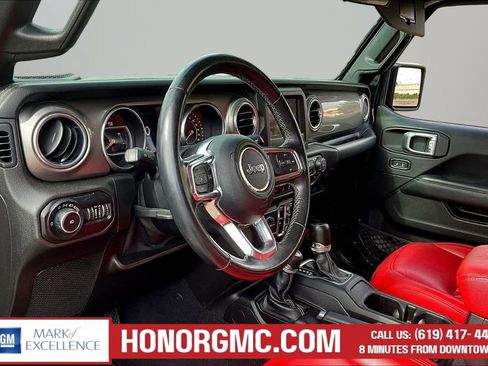 Used 2019 Jeep Wrangler Unlimited Sahara AWD/4WD image 16