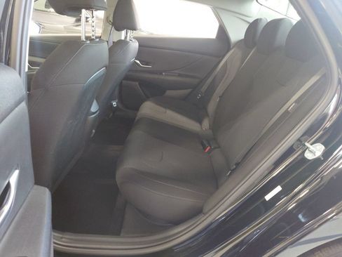 Certified 2024 Hyundai Elantra SE FWD image 25